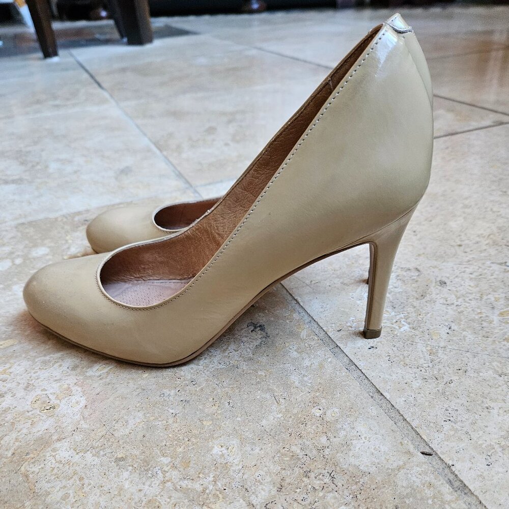 Corso Como Tan Patent Leather Heels Coffee Latte Pumps Size 9